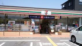 コンビニ　セブンイレブン下鳥羽東柳長町店（コンビニ）まで500m