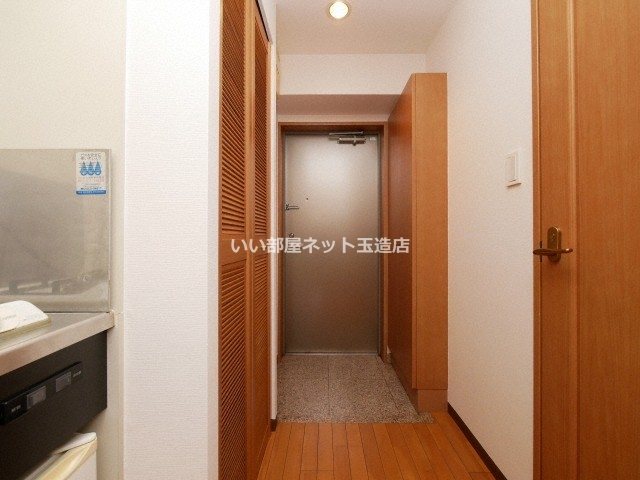 エスティライフ難波西の玄関写真