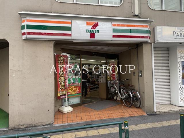 コンビニ　セブン-イレブン 新宿４丁目明治通り店（コンビニ）まで62m