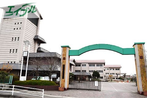 小学校　岡山市立御南小学校（小学校）まで216m