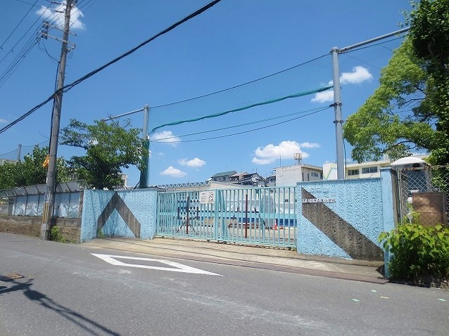 小学校　寝屋川市立東小学校（小学校）まで385m