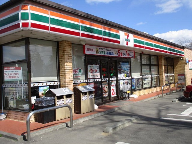 コンビニ　セブンイレブン仙台川内店（コンビニ）まで454m