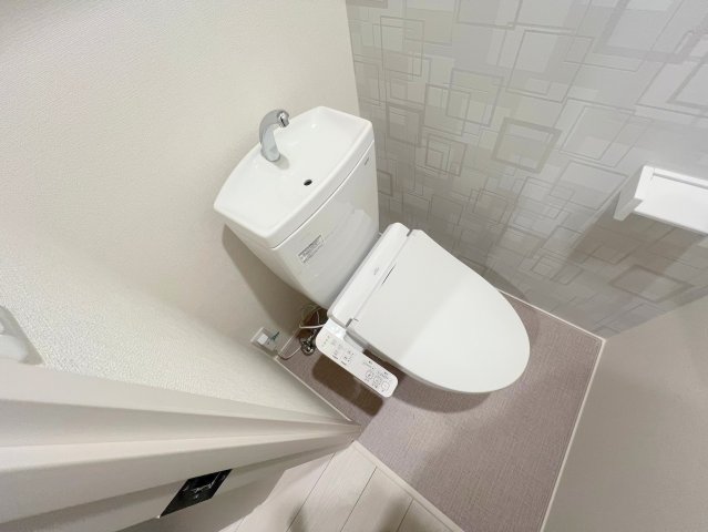 トイレ　綺麗なトイレにはウォシュレット標準装備です。