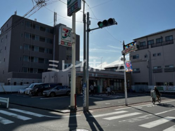 コンビニ　セブンイレブン 大田区西糀谷1丁目店（コンビニ）まで243m