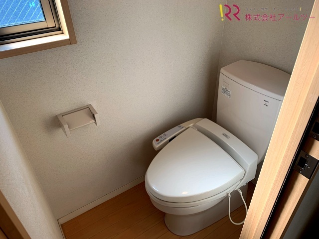 トイレ　ウォシュレット便座