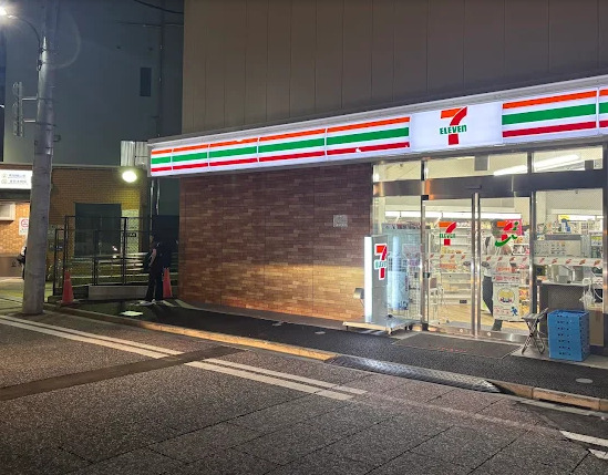 コンビニ　セブンイレブン 東日本橋駅前店（コンビニ）まで394m
