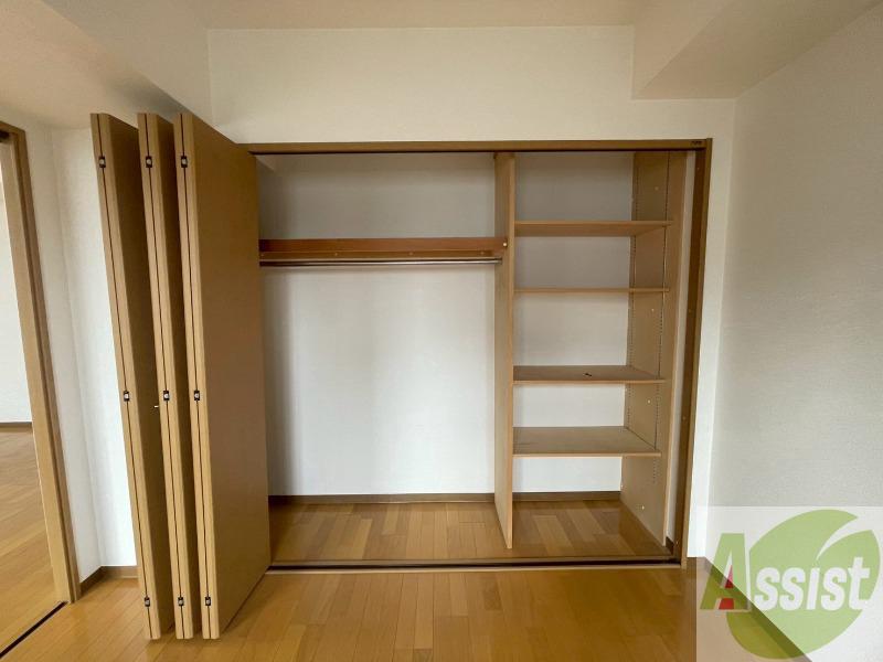 収納　寝室の収納です。部屋がすっきり片付きます。