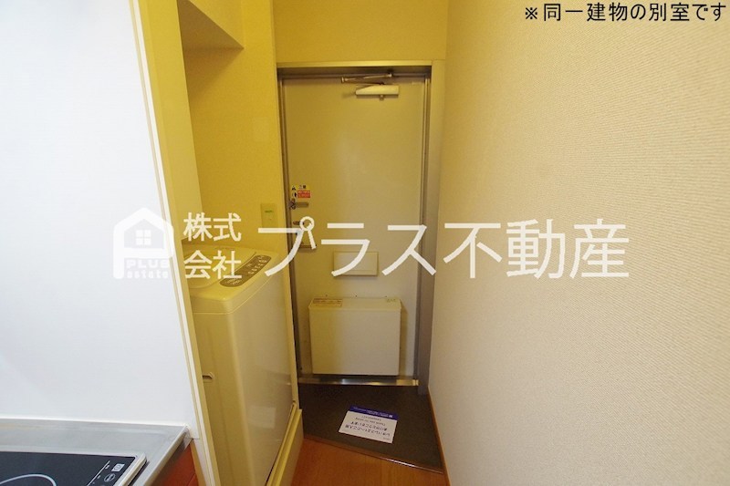 玄関　設備・仕様は号室により異なる為、現況を優先致します。