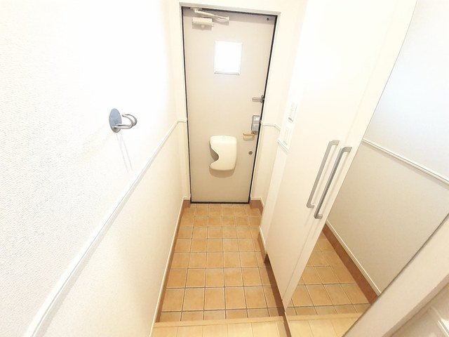玄関　収納もある玄関です