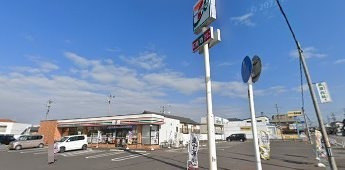 コンビニ　セブンイレブン半田美原町店（コンビニ）まで977m