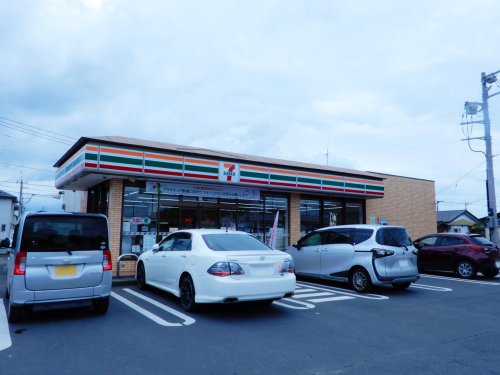 コンビニ　セブンイレブン　内原町役場前店（コンビニ）まで823m