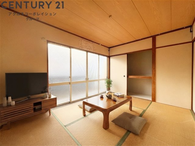 ロイヤルハイツ尼崎の居間写真