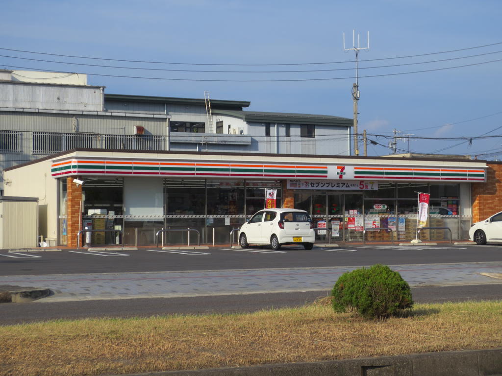 コンビニ　セブンイレブン一宮せんい4丁目店（コンビニ）まで1042m