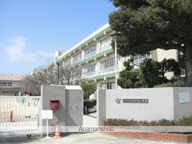 小学校　茨木市立春日小学校（小学校）まで3126m