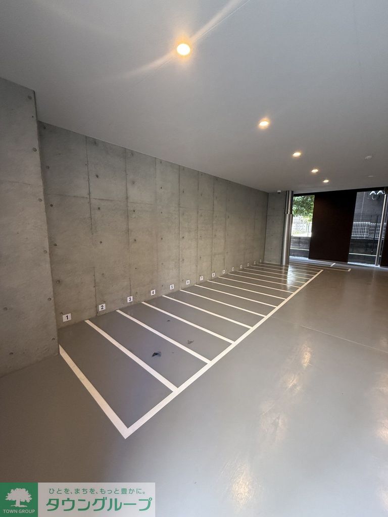 駐車場　エントランス