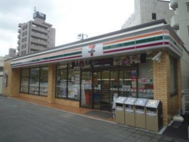 コンビニ　セブンイレブン北区田端新町3丁目店（コンビニ）まで256m
