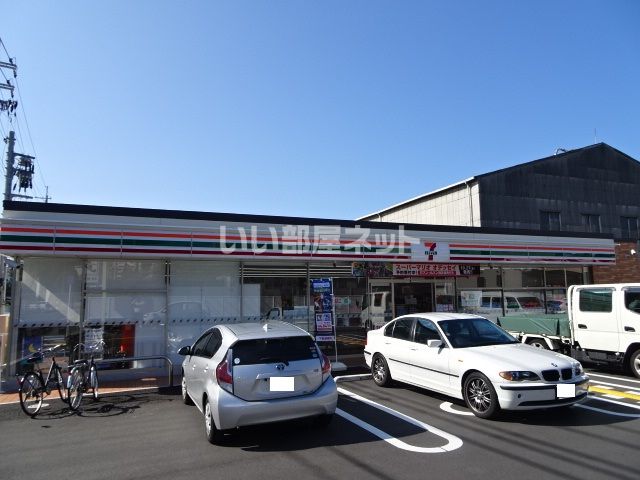 コンビニ　セブンイレブン 京都山科今屋敷町店（コンビニ）まで585m