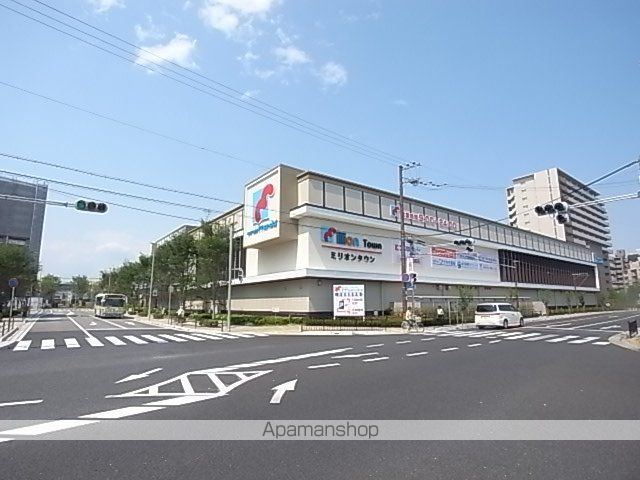 スーパー　マンダイ（スーパー）まで728m