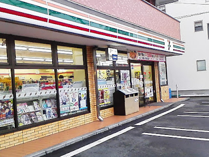 コンビニ　セブンイレブン 鶴見市場東中店（コンビニ）まで496m