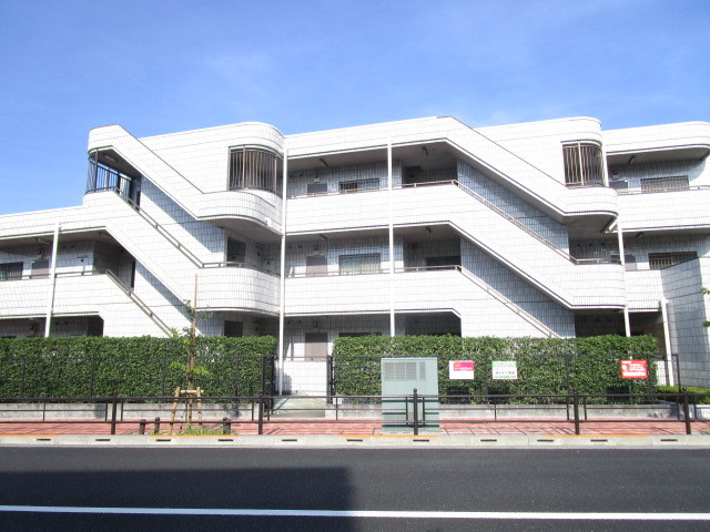 建物外観　白いステキな外観♪