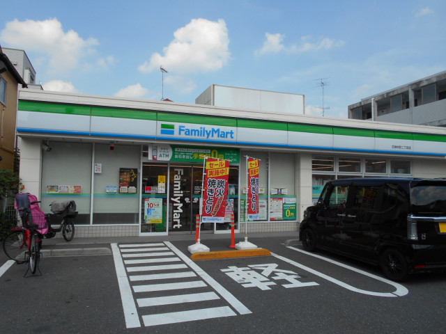 コンビニ　ファミリーマート石神井町二丁目店（コンビニ）まで225m