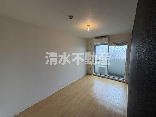 居室・リビング　画像は別部屋の参考写真となります。
