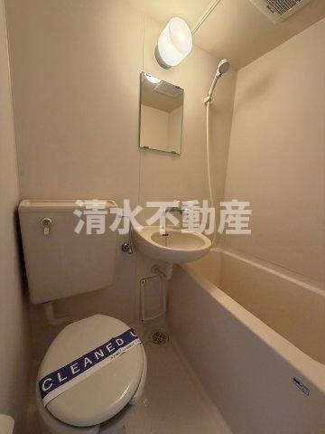 トイレ　画像は別部屋の参考写真となります。