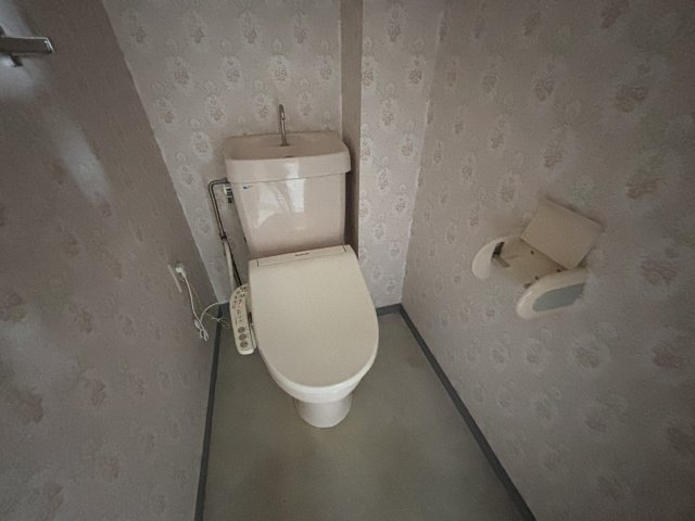 トイレ　※同物件別号室の写真になります