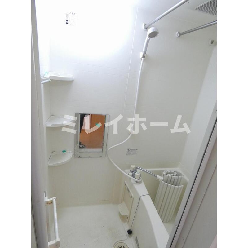 バス・シャワールーム　同建物内、別のお部屋の参考写真になります。