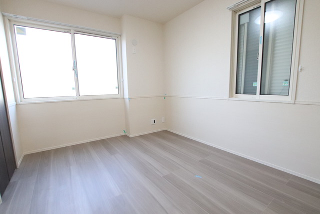 その他部屋・スペース　６帖、２面採光のお部屋です♪