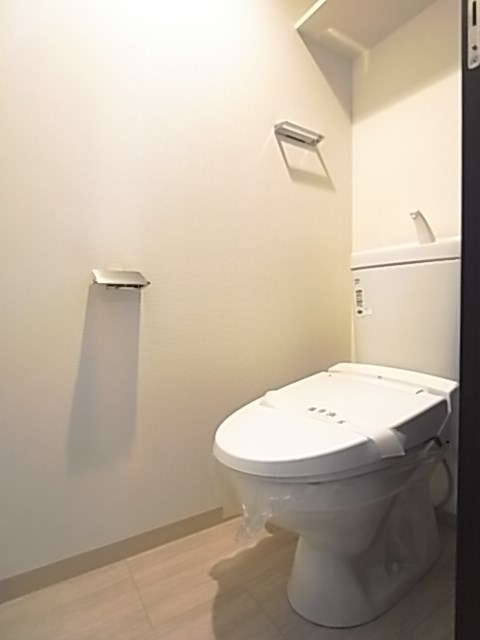 エステムコート神戸ハーバーランド前VIIレーベルのトイレ写真