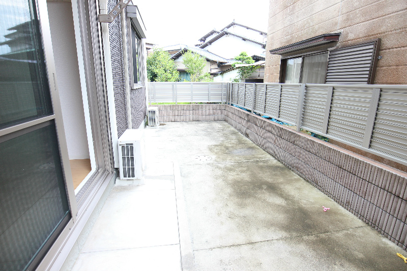 バルコニー　写真は同物件の別号室です。