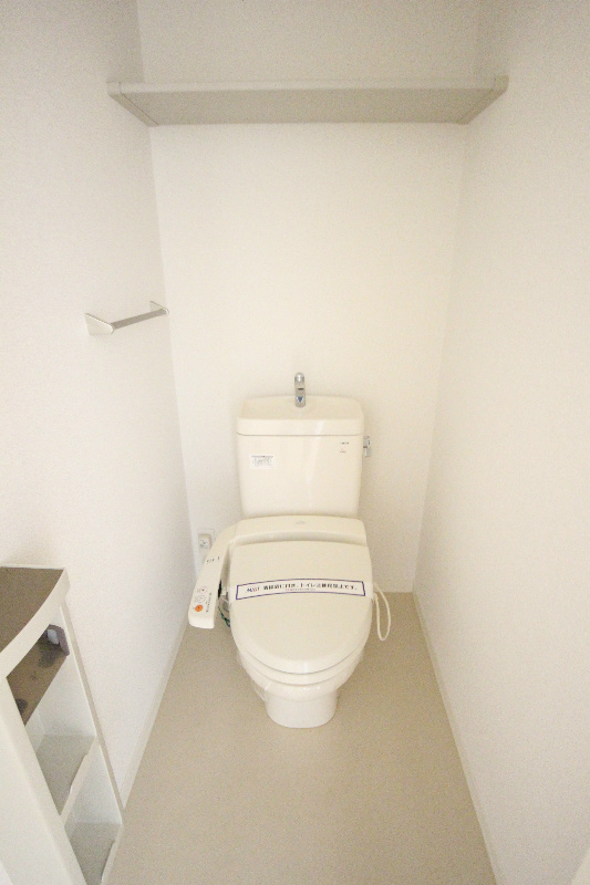 トイレ　写真は同物件の別号室です。