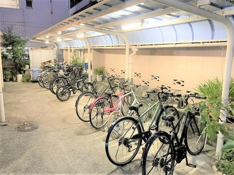 駐車場　■駐輪場