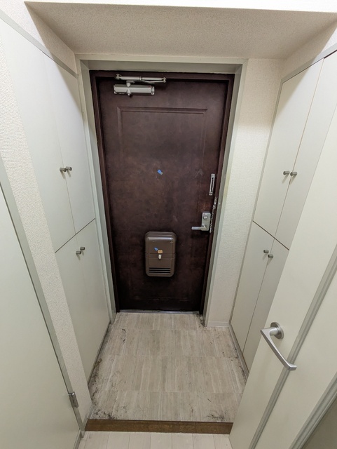 玄関　※お掃除前画像