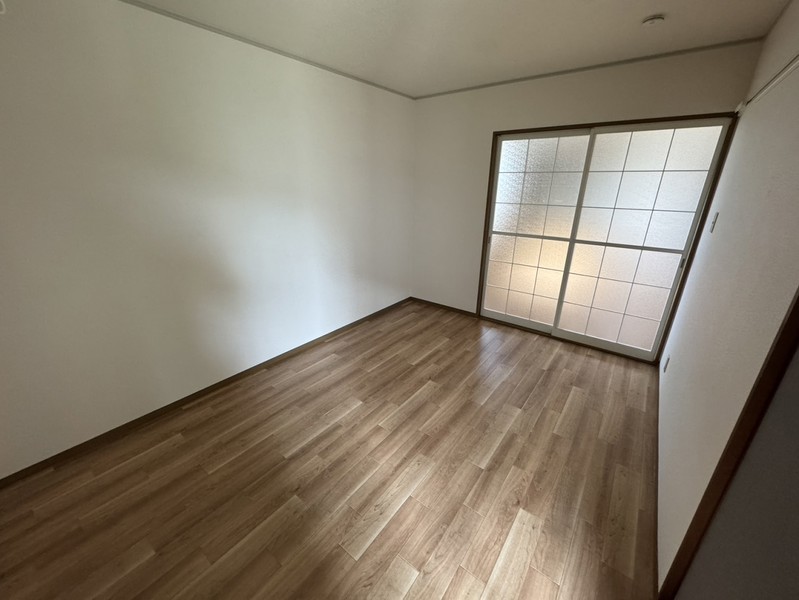 ブルースカイ山本IIIの居間写真