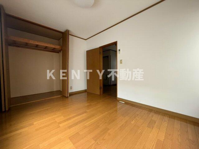 その他部屋・スペース　使い勝手のいい寝室です