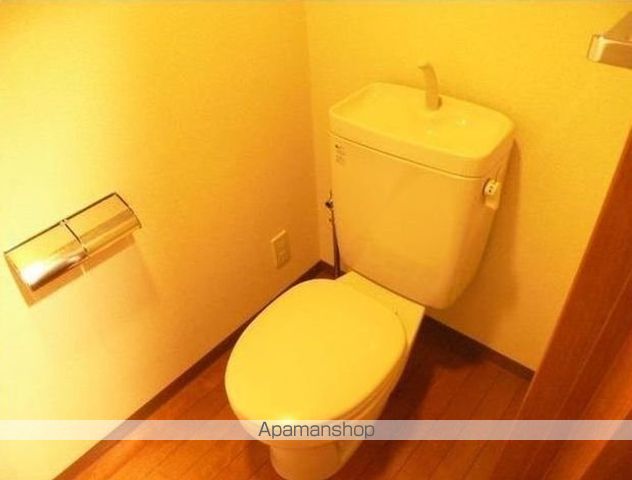 山陽新幹線 博多駅 徒歩10分 14階建 築24年のトイレ写真