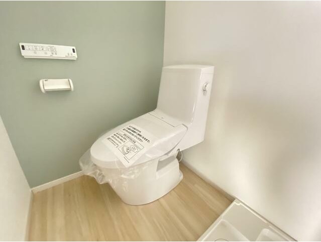 トイレ　落ち着いた色調のトイレです♪