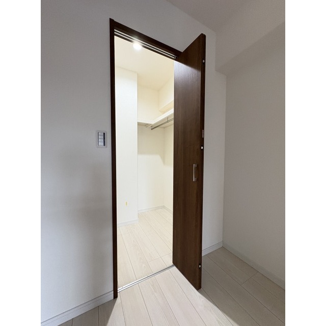 収納　※別部屋写真、現況優先