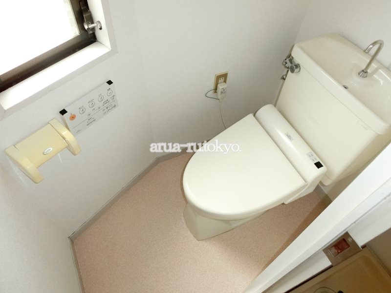 ＪＲ中央線 吉祥寺駅 徒歩15分 5階建 築38年のトイレ写真