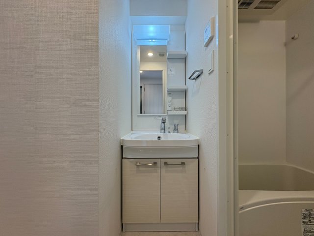 洗面設備　使いやすい洗面所です