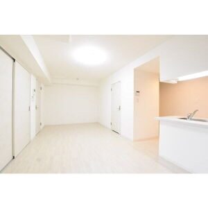 居室・リビング　★築浅・都市ガス！★エアコン完備！★角部屋！★ネット無料！