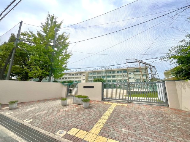 小学校　豊中市立小曽根小学校（小学校）まで780m