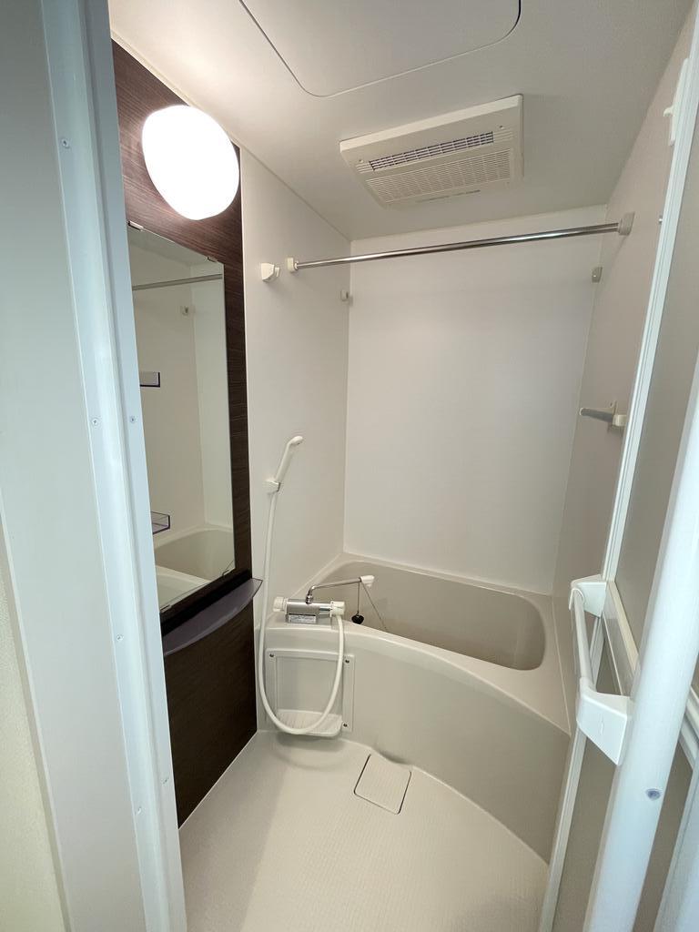 バス・シャワールーム　※別部屋写真です