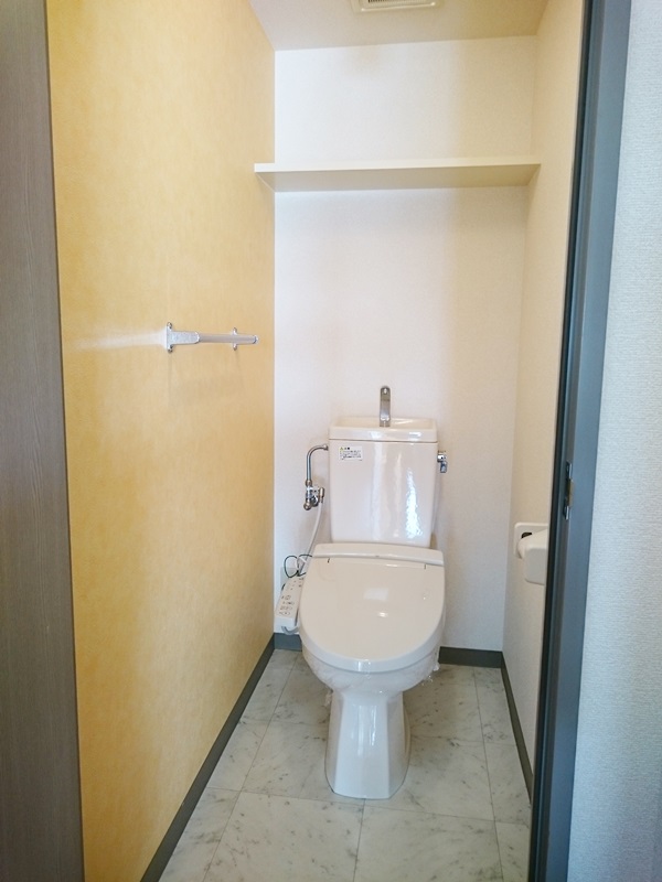 トイレ　ウォシュレット付