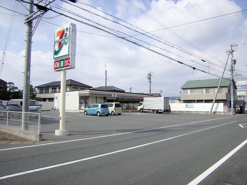 コンビニ　セブンイレブン（コンビニ）まで150m