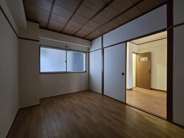 その他部屋・スペース　広くて明るい寝室