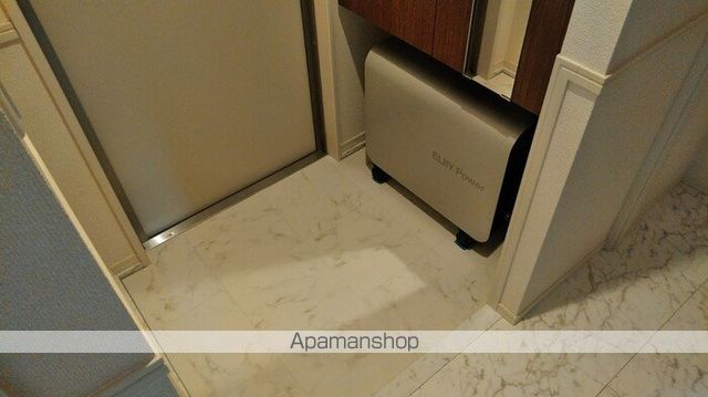 コアロードVIIIの玄関写真