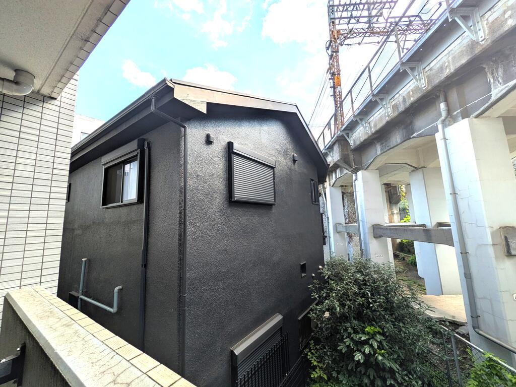眺望　窓からはJRの線路がみえます。